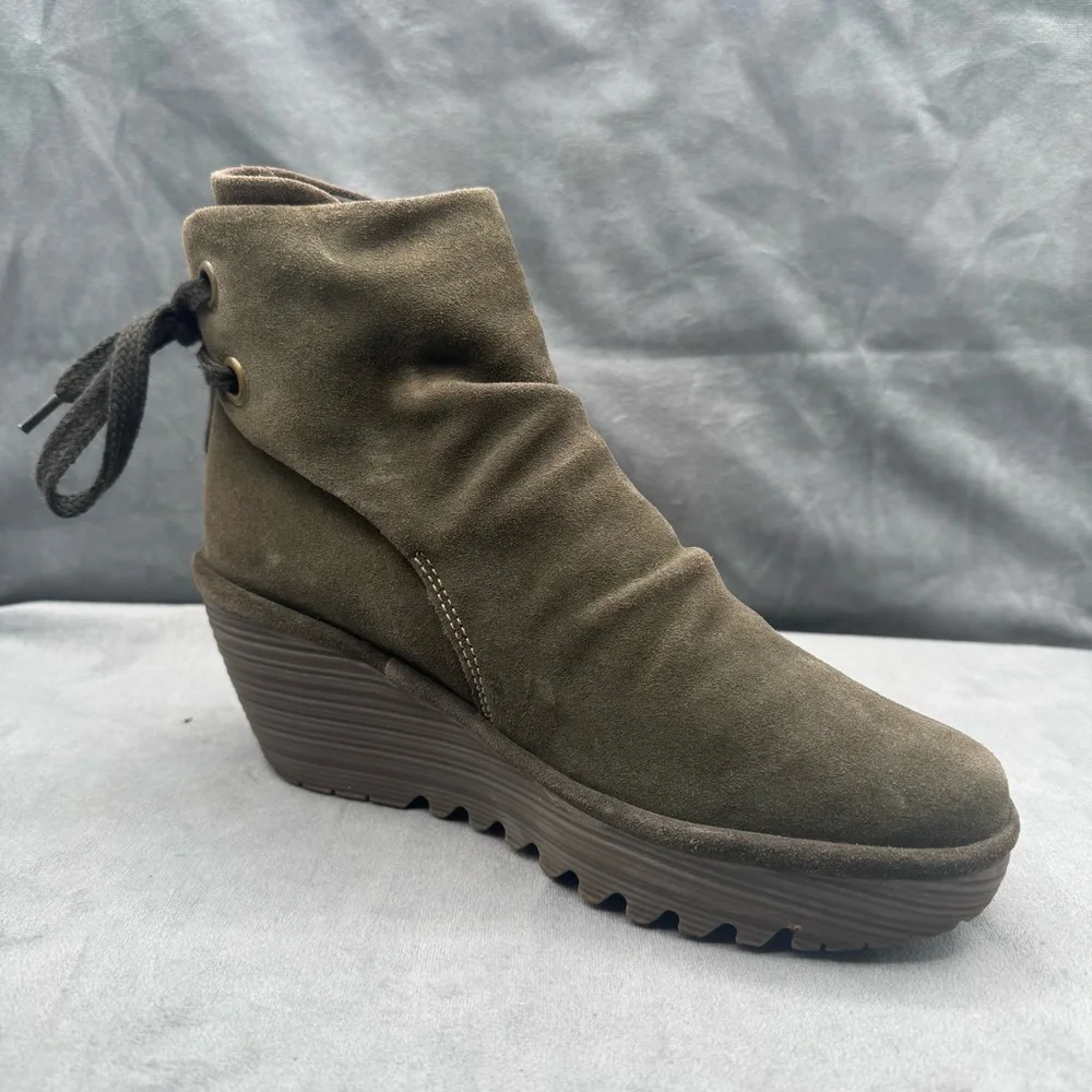 Fly London Yama Wedge Booties Women’s US 7.5 / EU 38 Olive Green Suede‎ Leather